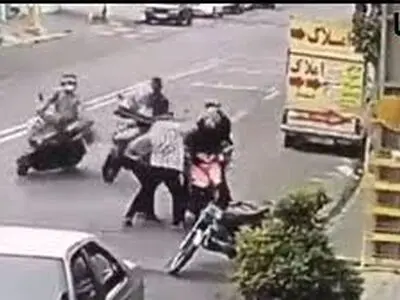 کلیپ وایرال شده از خفت گیری در اسلام‌شهر/فیلم