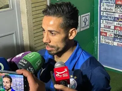 فخرالدینی: پرسپولیس ۵.۴ میلیارد برای رضایتنامه من پول می‌داد / فشار زیادی روی من وجود دارد
