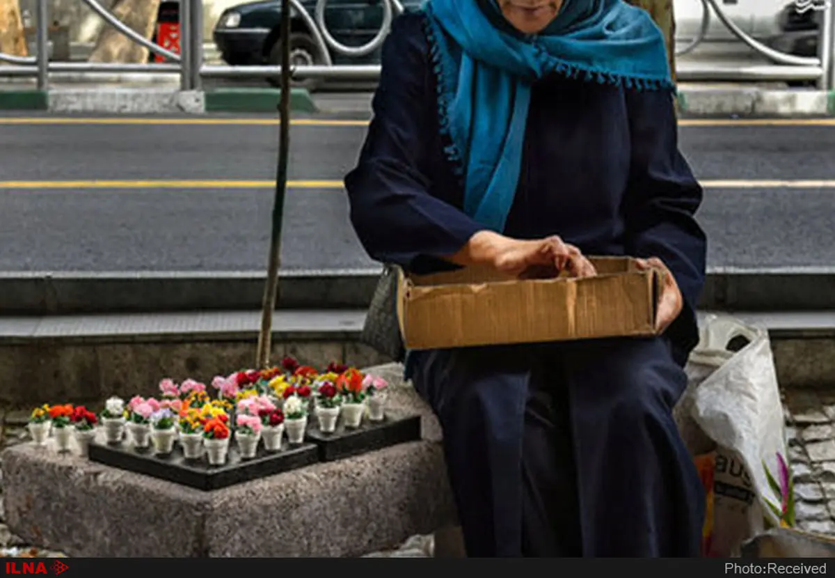 مهارت‌زدایی از بازار کار زنانه/ چرا ۲ میلیون زن در حاشیه‌های پرخطرِ اقتصاد، نان درمی‌آورند؟!