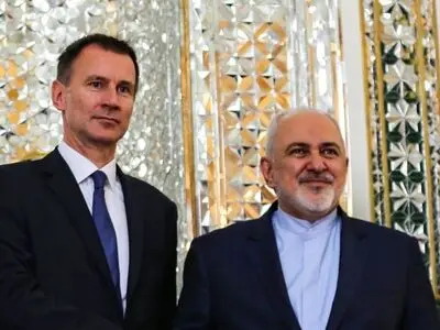 British Foreign Secretary phones Zarif on tankers