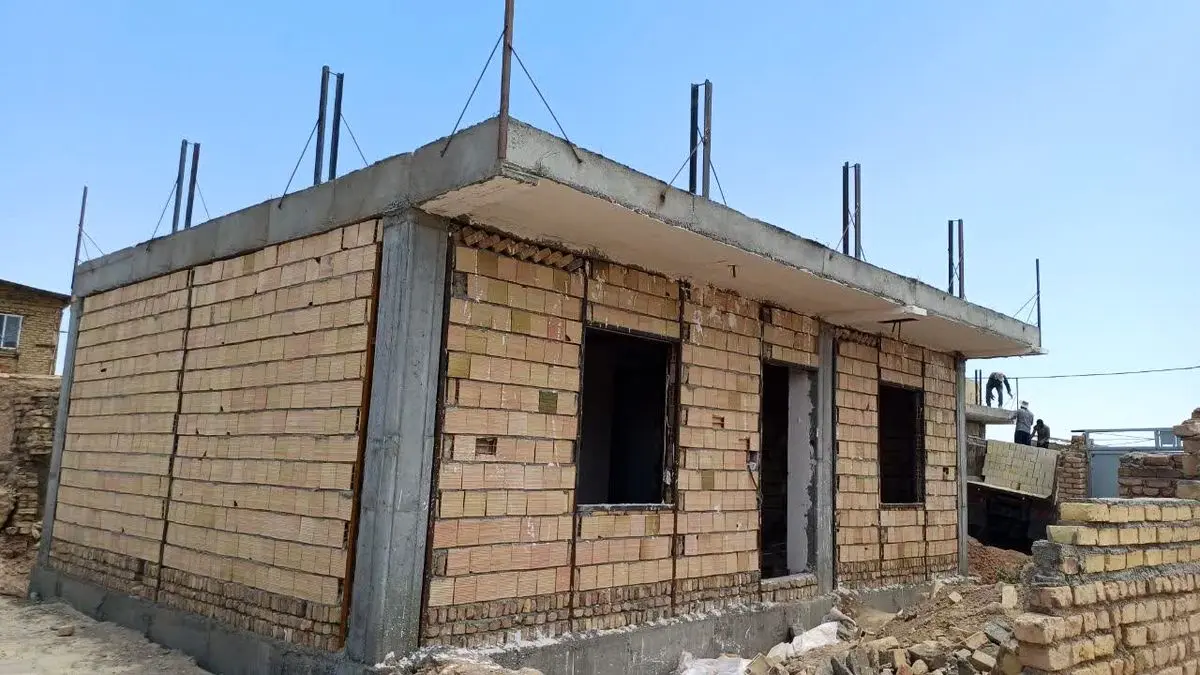 پیشرفت ۶۰ درصدی بازسازی واحدهای آسیب‌دیده روستای تَتَنَک بویین‌زهرا