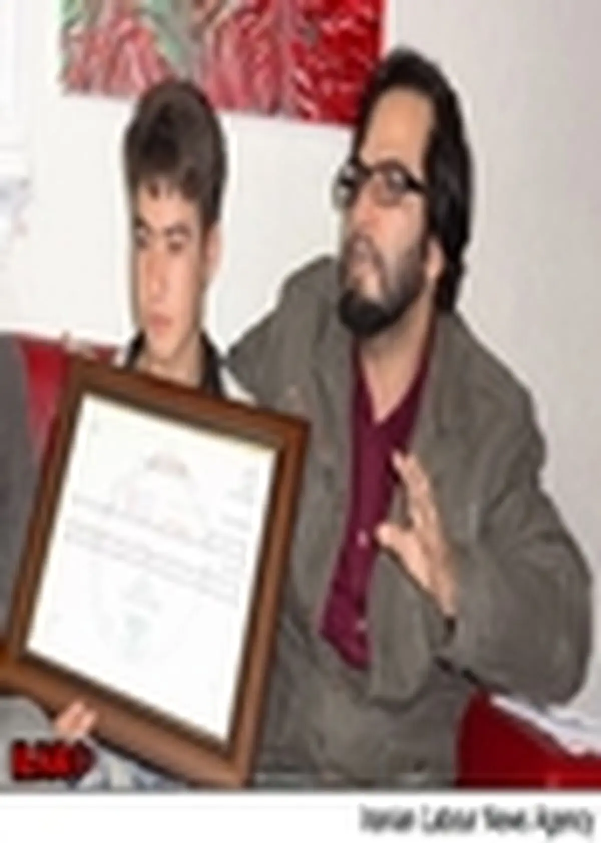 دیدار با شاعری که با مرگ کنار آمد / «پسر ترزای» افغانی، فرزندخوانده‌ی هادی خوانساری شد