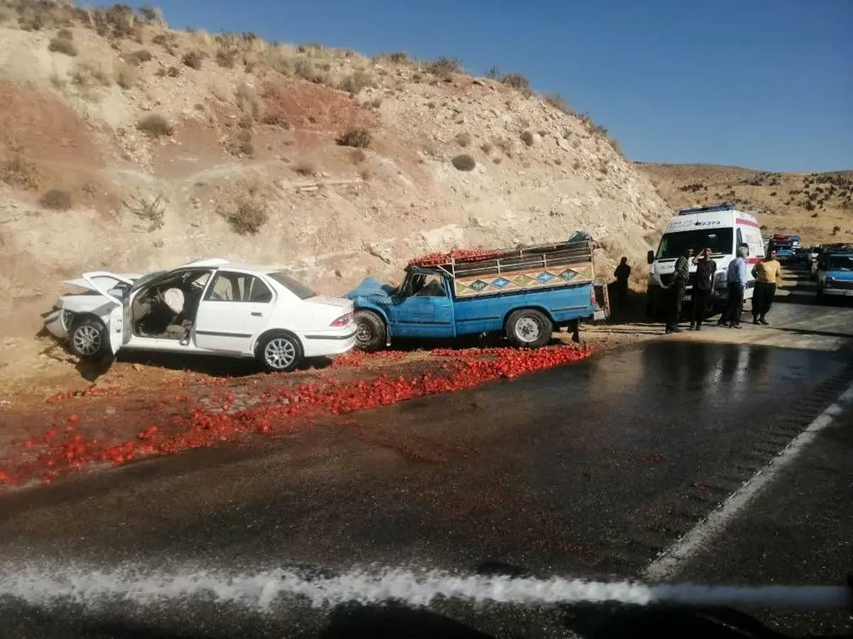 یک کشته و ۴ مصدوم بر اثر برخورد سمند با وانت نیسان در جاده سیاخ درانگون