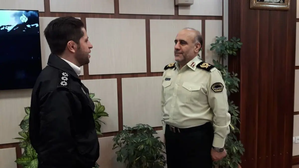 تقدیر از افسر وظیفه‌شناس پلیس راهور + عکس