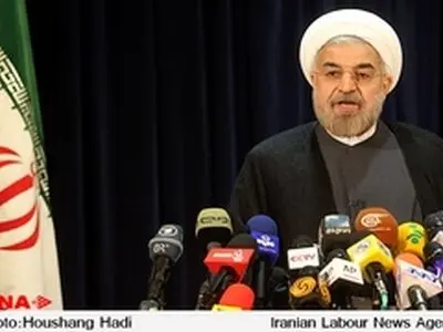 الرئیس روحانی یهنىء الایرانیین ب "النصر المجید" مع تطبیق الاتفاق النووی