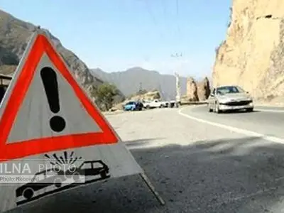 برخورد تریلی با مینی‌بوس کارگران؛ مرگ و مصدومیت ۱۳کارگر