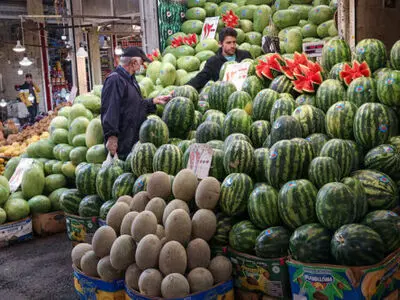 سفره‌ی خالی کارگران در طولانی‌ترین شب زمستان/ پول نانِ شب نداریم، آجیل شب یلدا چه صیغه‌ای‌ست؟!