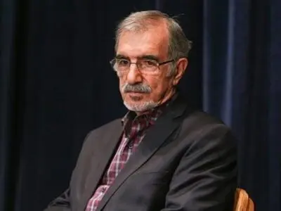 احمد عزیزی یکی از برترین شاعران انقلاب می‌شد