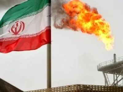 الصین: نرفض سیاسة واشنطن الرامیة الی فرض حظر کامل على النفط الإیرانی 