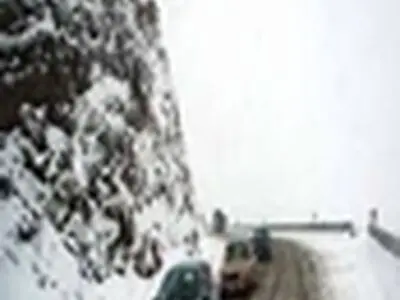 تردد در نقاط کوهستانی گیلان فقط با زنجیر چرخ