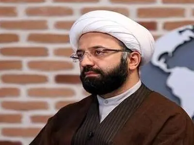 اساتید علاوه بر وظیفه آموزشی و پژوهشی، نسبت به تربیت دانشجویان هم احساس تکلیف کنند