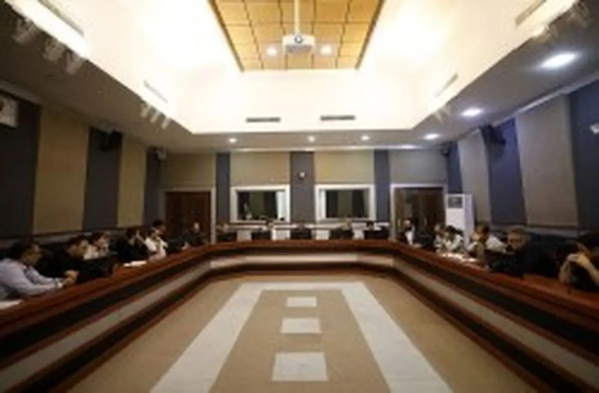 بررسی تمهیدات و افزایش هماهنگی حوزه های خدماتی و پشتیبانی جزیره کیش در جلسه ستاد بحران