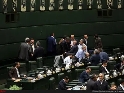 متن و حاشیه تلاش فراکسیون امید در رابطه با محدودیت‌های ۳ ماهه خاتمی/ از تذکر کتبی به رئیس‌جمهور با ۸۵ امضا تا صدور بیانیه 