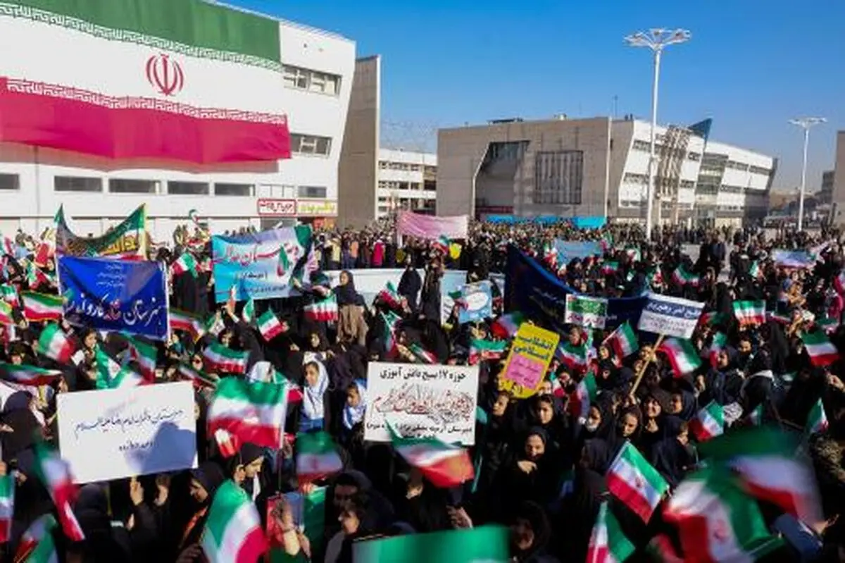 جشن چهل و یکمین فجر پیروزی انقلاب اسلامی در مشهد برگزار شد