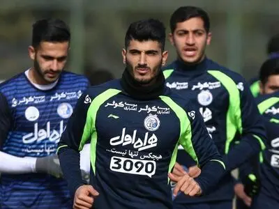 شب بد دیوار دفاعی استقلال برابر الاهلی