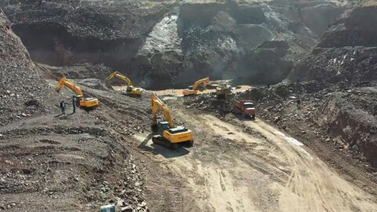 راه دسترسی به معادن شهرستان چگنی به طول شش کیلومتر آغاز شد