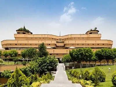 ارائه خدمات کتابخانه ملی ایران تا ساعت ۲۱