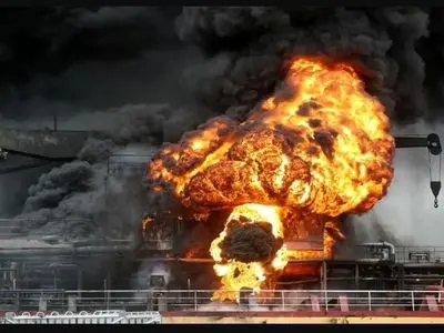 انفجار انبار نفت تحت کنترل است/ آتش سوزی تا ساعتی دیگر خاموش می‌شود/ 6 شهید و 21 مصدوم در شب گذشته البرز