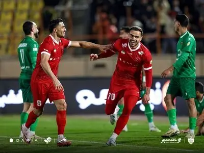 شگفت‌زدگی اورونوف از تشویق هماهنگ پرسپولیسی‌ها