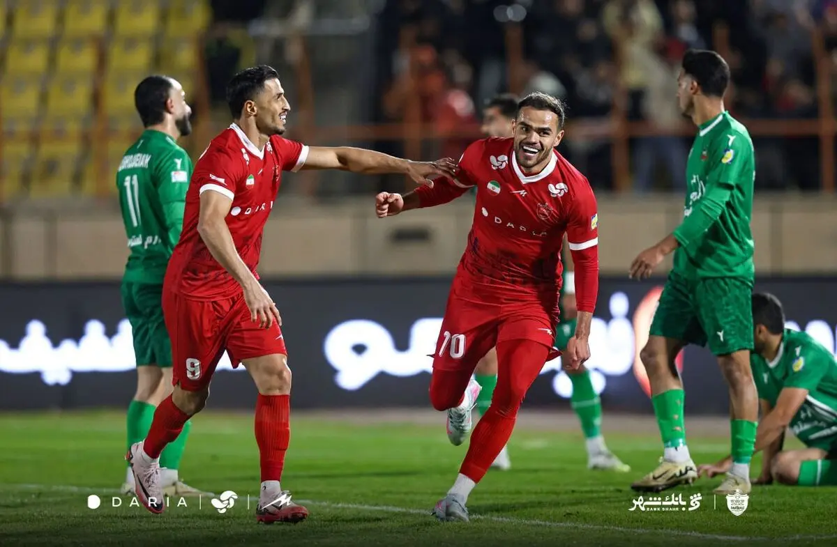 شگفت‌زدگی اورونوف از تشویق هماهنگ پرسپولیسی‌ها