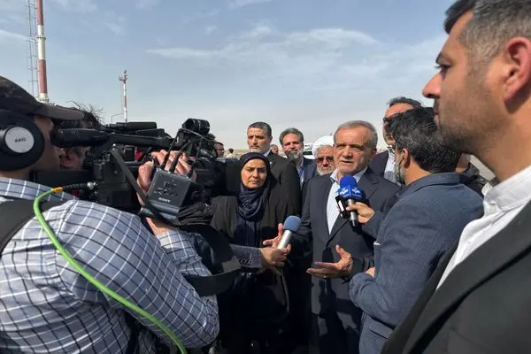 هم اکنون هواپیمای حامل رئیس جمهور در فرودگاه بندرعباس به زمین نشست