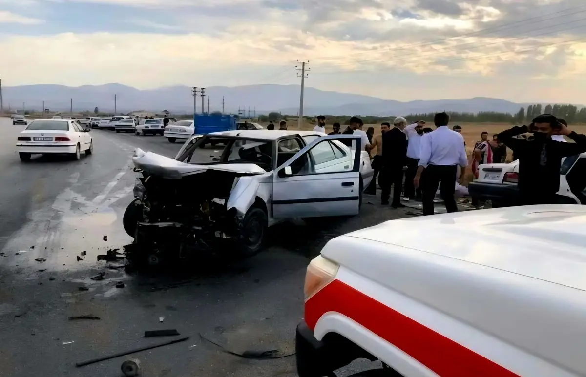تصادف دو خودروی پژو و پراید در بابل؛ پنج نفر مجروح شدند