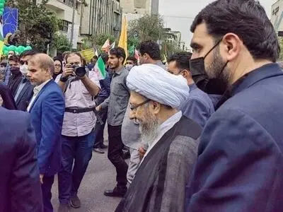 رئیس مجمع تشخیص مصلحت نظام در راهپیمایی روز قدس حضور یافت
