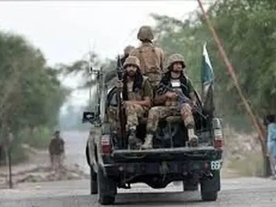 کشته شدن ۵  نظامی پاکستان در  حادثه انفجار بمب