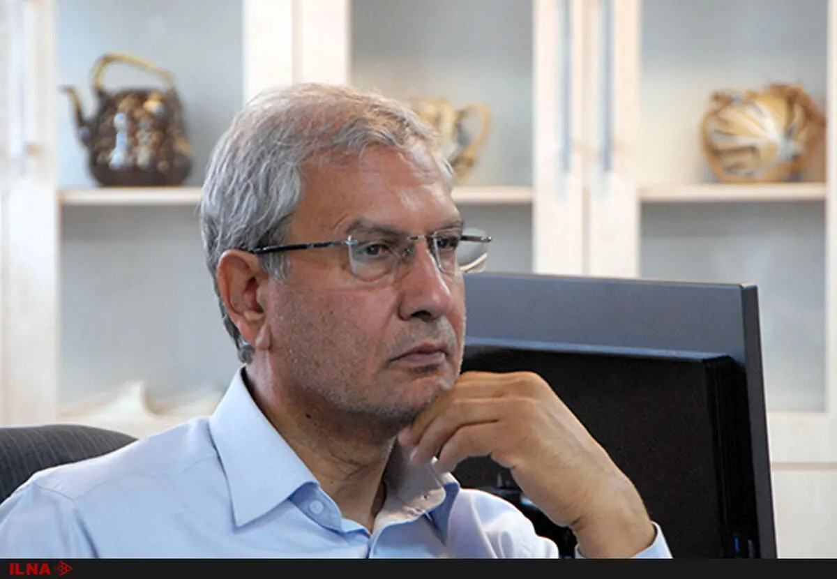 دو کمیته بیمه و توانمندسازی تشکل‌های صنفی کامیون‌داران تشکیل شد/ قول ربیعی برای پیگیری مشکلات رانندگان