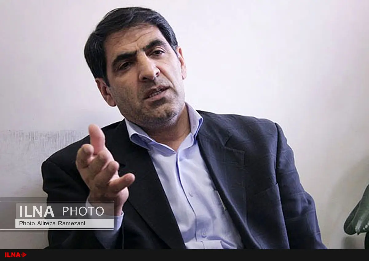 شکاف اصولگرایان، لاریجانی را به اصلاحطلبان نزدیک کرد/حامیان دولت تجربه رایحه خوش خدمت را تکرار نکنند