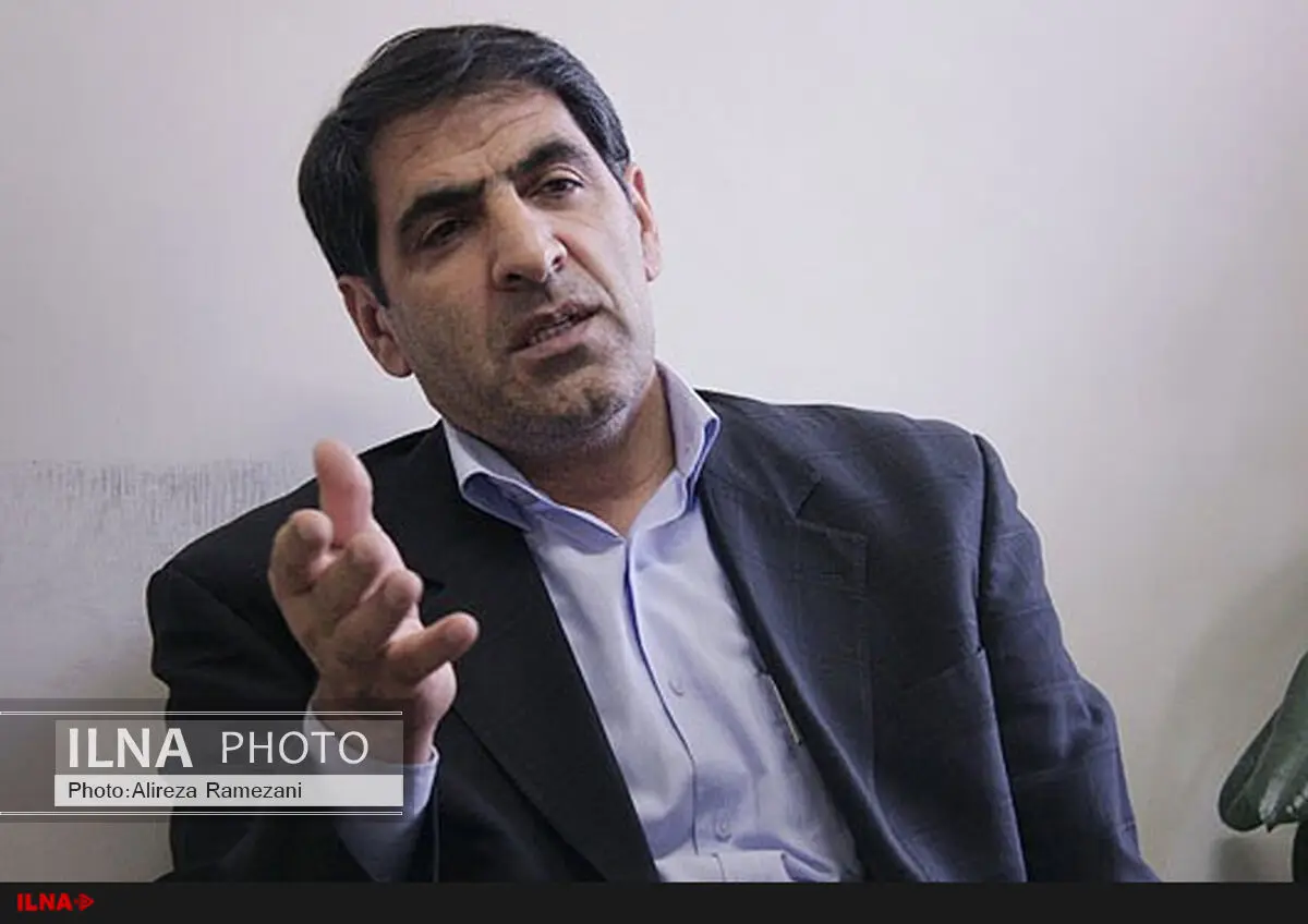 شکاف اصولگرایان، لاریجانی را به اصلاح‌طلبان نزدیک کرد/حامیان دولت تجربه رایحه خوش خدمت را تکرار نکنند