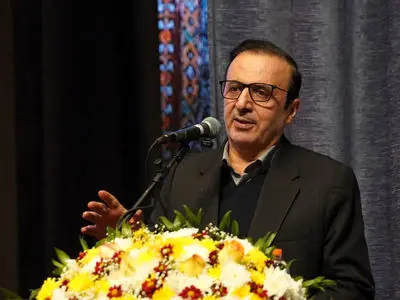 انتقال هویت فرهنگی به نسل جوان با زبان هنر ضروری است