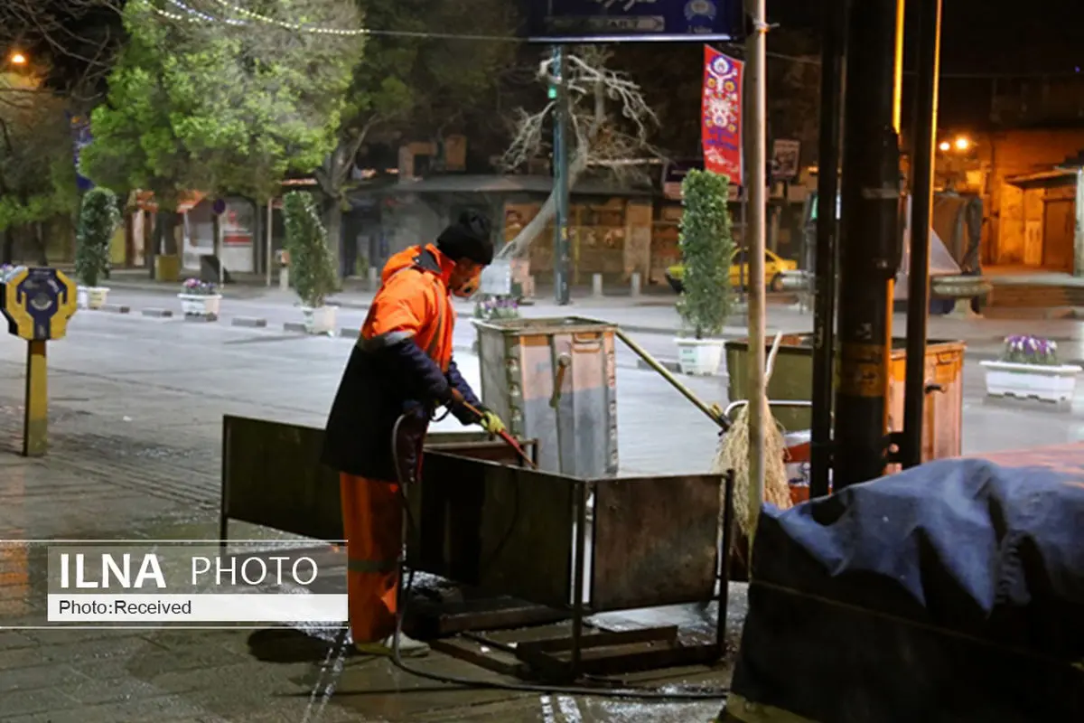 گندزدایی معابر و اماکن پرتردد قزوین مستمر انجام می شود