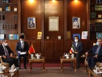 خلال لقاء وزیر الخارجیة الصینی مع لاریجانی.. وثیقة التعاون الشامل بین ایران والصین باتت نهائیة