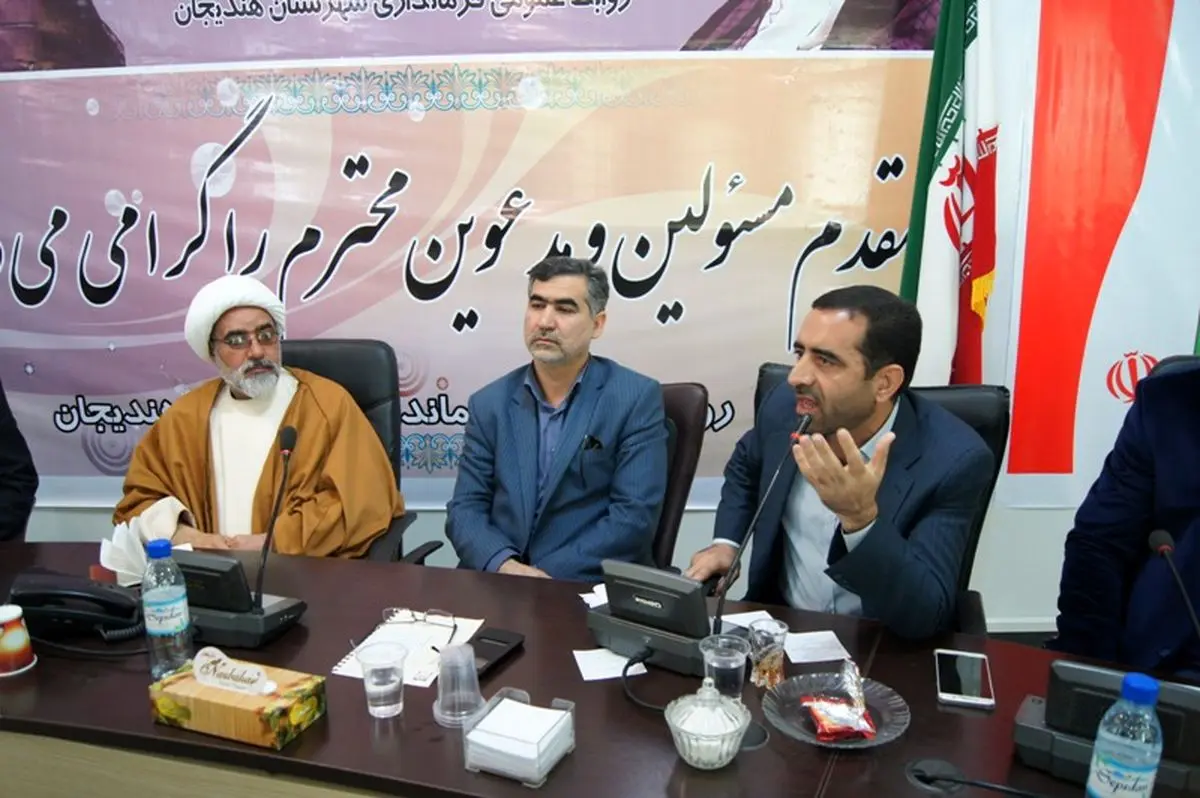 فروش بنزین ۱۰۳۵ تومانی به مردم هندیجان خلاف قانون است/شرکت پخش تخلف میکند