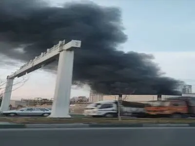 آتش سوزی در کارخانه رنگ بارک