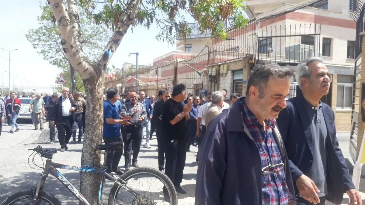 تجمع بازنشستگان کارگری با مطالبه حقوق عادلانه در برخی شهرها