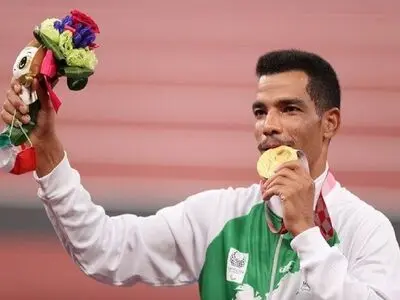 انتقاد قهرمان پارادو و میدانی: هیچ‌کس به استقبال نیامد!