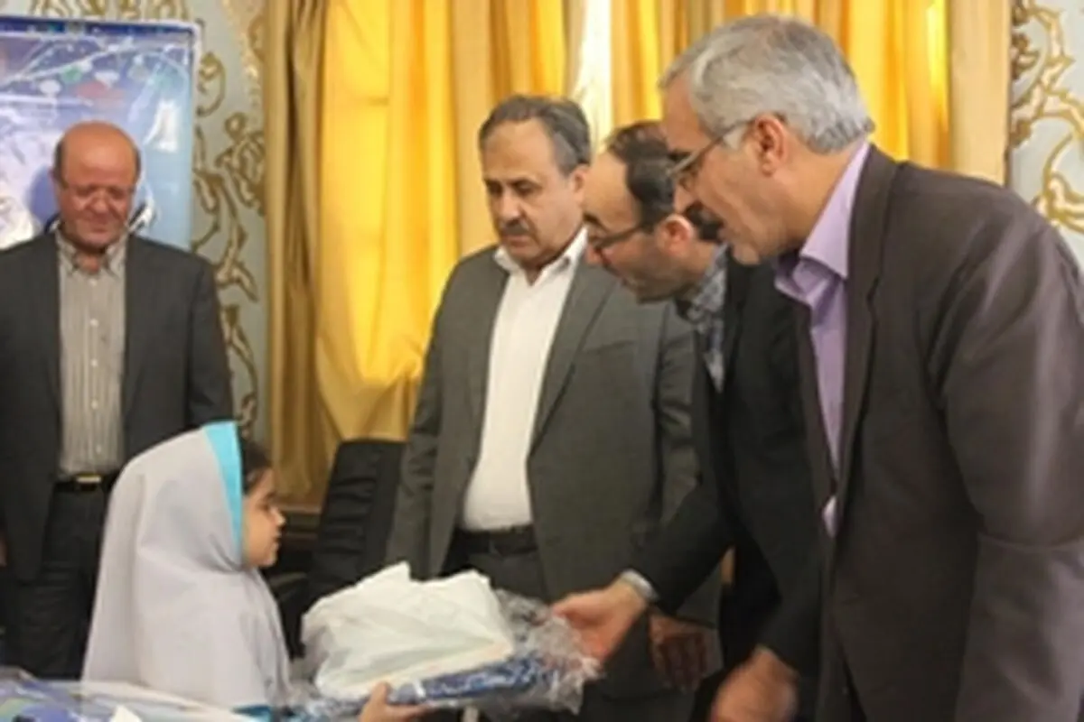 توزیع بیش از ۹۰۰ سبد لوازم التحریر و پوشاک به فرزندان زندانیان تحت پوشش