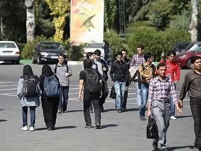 دانشجو در دوراهی علم یا نان