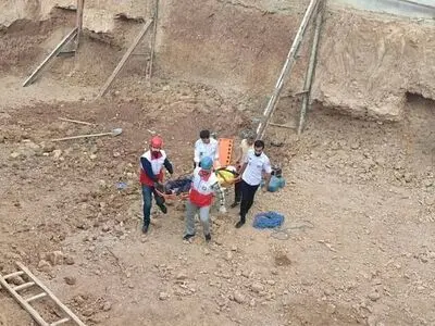 مصدومیت یک کارگر بر اثر سقوط در محل گودبرداری 