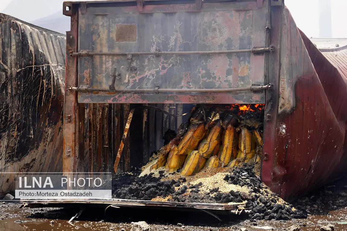 بندر شهید رجایی همچنان در محاصره پاره‌های آتش