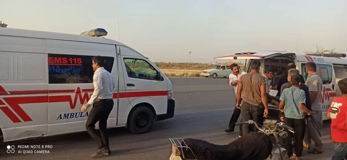 برخورد مینی‌بوس و پژو در نجف‌آباد با مصدومیت ۱۳ نفر
