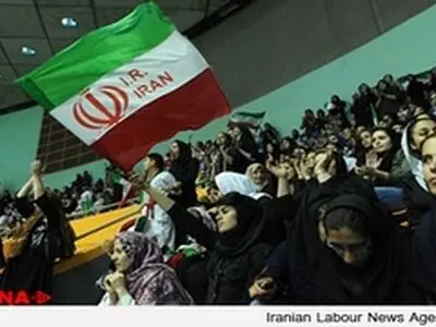 زنان در بازی با لهستان نیز اجازه حضور در سالن آزادی را ندارند