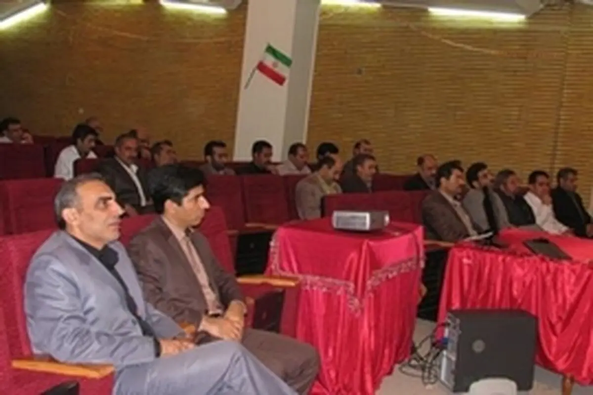 مهمترین اولویت‌های کاری‌ام را تکریم ارباب رجوع، توجه و احترام به کارکنان می‌دانم