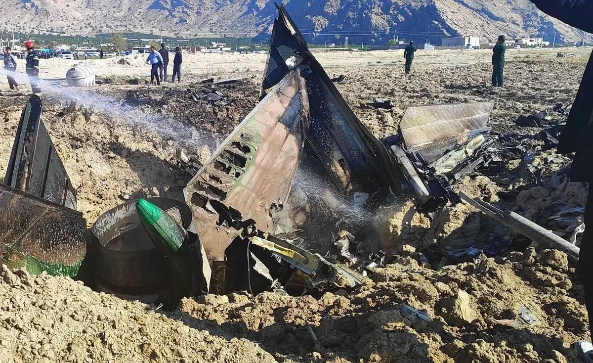 سقوط یک فروند هواپیمای تک سرنشین در کازرون/ خلبان با چتر نجات فرود آمد