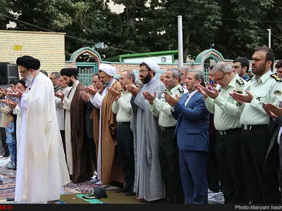اقامه نماز عید فطر در مصلی کرج/4