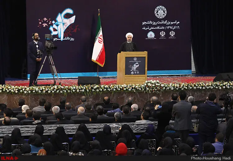 دانشجویان شعار دادند، صدای روحانی گرفت/ پای حصر به روز دانشجو کشیده شد + عکس