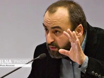 دموکراسی آمریکایی ترجمانِ جانور سیاسی است/ پوپولیست‌ها چون جذابند، برنده‌اند/ نباید از تمنای دموکراسی دست بکشیم/به اعتقاد روسو مردمانی خدایی، می‌توانند خود را دموکراتیک اداره کنند 