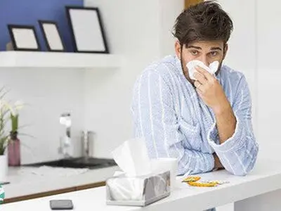 ۸ راه حل خانگی برای درمان آبریزش و گرفتگی بینی